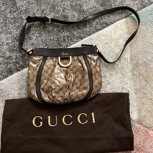 Sold ✅ Gucci Abbey D-Ring Crossbody Bag